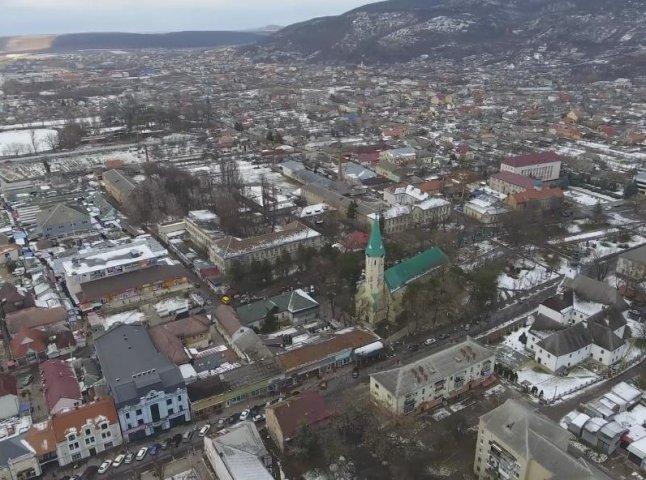 В інтернет-мережі з’явилось вражаюче відео зимового Виноградова, зняте з висоти пташиного польоту