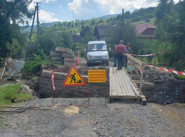 На Мукачівщині ремонтують один з мостів