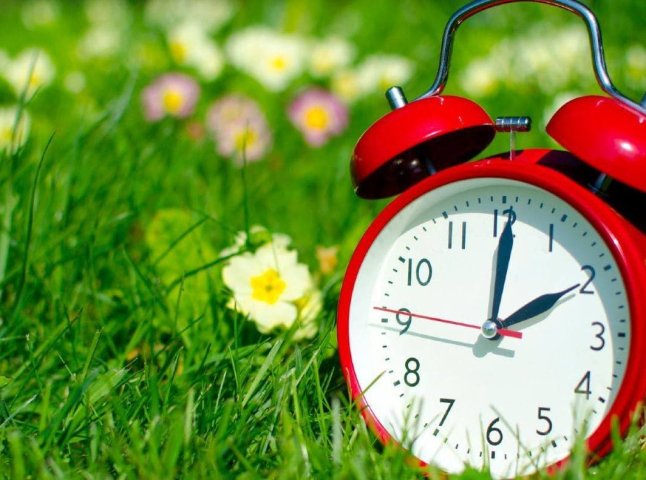 Перехід на літній час 2022: коли будуть переводити годинники