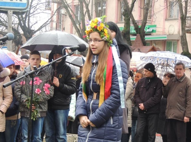 У День Соборності берегівчани вшанували пам’ять загиблих у зоні АТО (ФОТО)