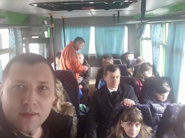 Секретар Ужгородської міськради Богдан Андріїв покатався на міській маршрутці