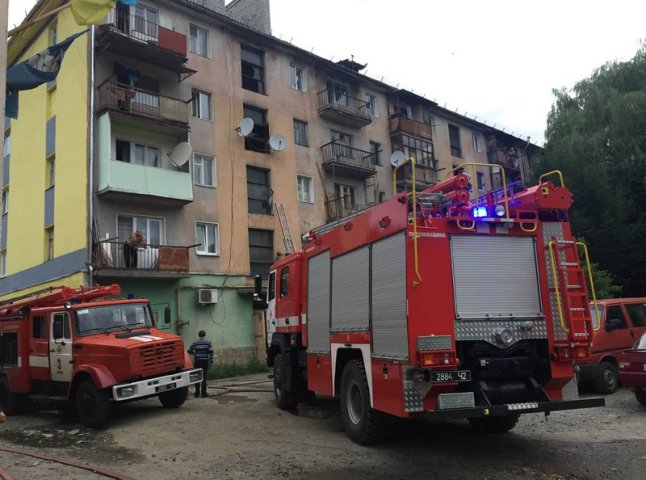 Масштабна пожежа на Закарпатті: троє врятованих та вісім евакуйованих