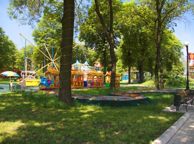 Задля атракціонів, три земельні ділянки у парку "Перемоги" здадуть в оренду на 15 років