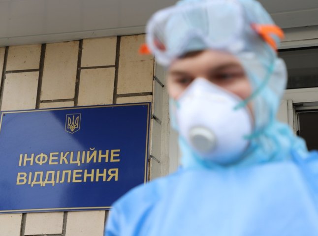 Чотири ковідні відділення мукачівської лікарні практично заповнені хворими