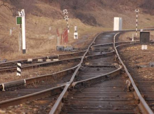 На Закарпатті залізничний транспорт вбив 44-річного чоловіка