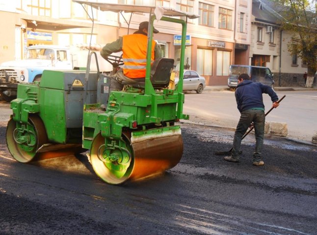 В Ужгороді триває ремонт вулиці Собранецької