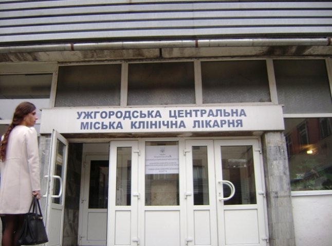 З вікна Ужгородської лікарні насмерть викинувся пацієнт