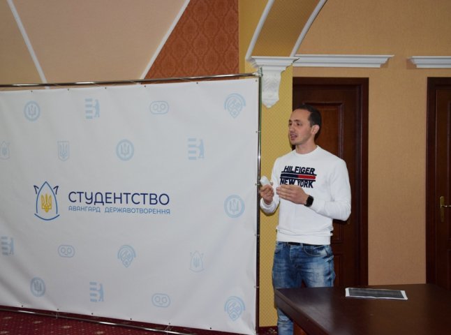 Головред PMG.ua на Всеукраїнському форумі розповів про роботу громадських активістів зі ЗМІ