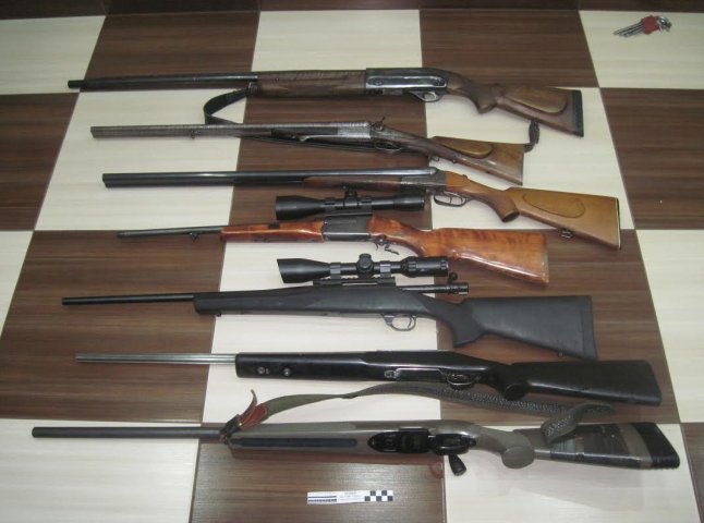 У Ключарках міліціонери виявили цілий арсенал зброї та наркотики (ФОТО)