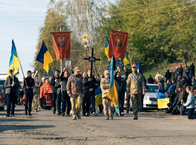 Мукачівська громада провела в останню дорогу полеглого Героя