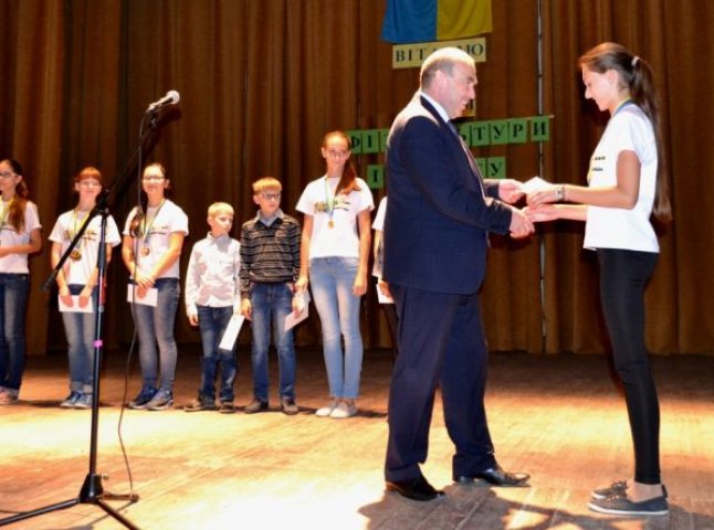 З нагоди Дня фізичної культури та спорту найкращих спортсменів Тячівщини нагороджено преміями