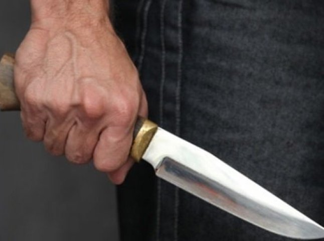 У Солотвині 18-річний молодик сокирою та ножем вбив двох людей