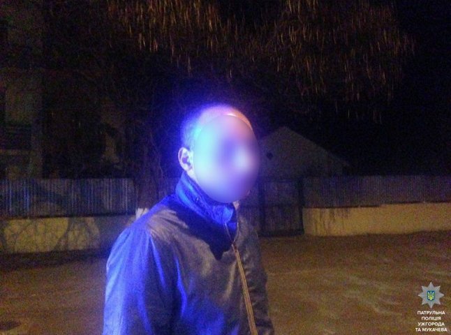 Ужгородські поліцейські затримали молодика, який імовірно керував в стані сп’яніння та підозрюється в підробці документів