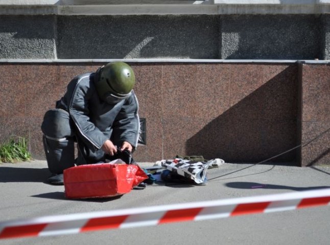 Підозріла сумка в центрі Мукачева налякала містян