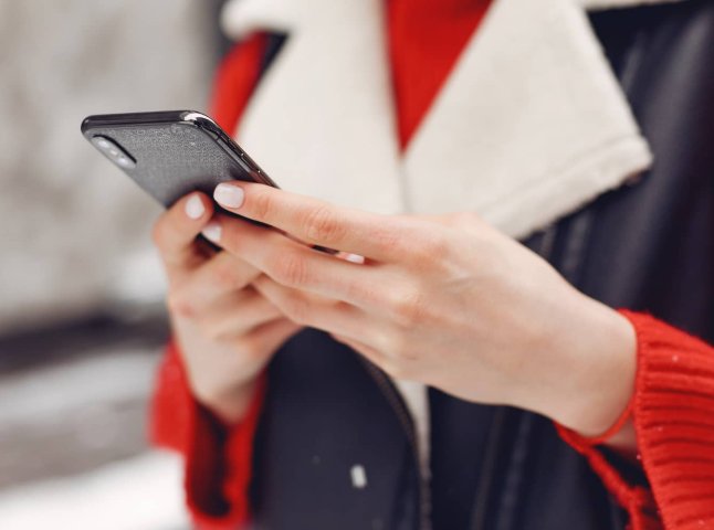 Українцям на телефони приходять повідомлення про борги: про що йдеться