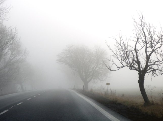 Синоптики попереджають про сильні тумани