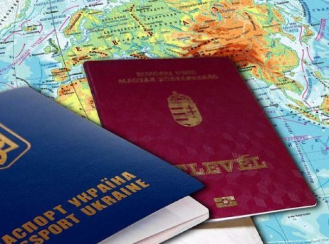 Угорщина забирає назад паспорти, видані українцям – Москаль  