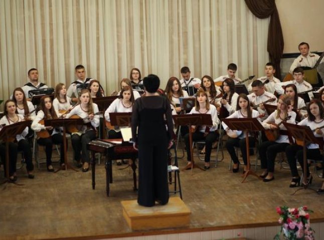 В Ужгороді оркестр народних пісень відіграв концерт