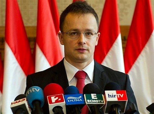 Глава МЗС Угорщини з офіційним візитом відвідає Закарпаття