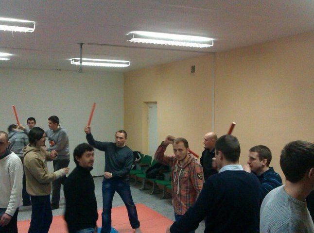 Ужгородських активістів самооборони вчили захищатися в бою (ФОТО)