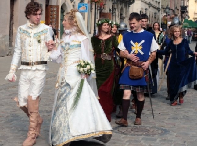 У Чинадіївському замку Сент-Міклош вперше на Закарпатті планують провести унікальне середньовічне весілля