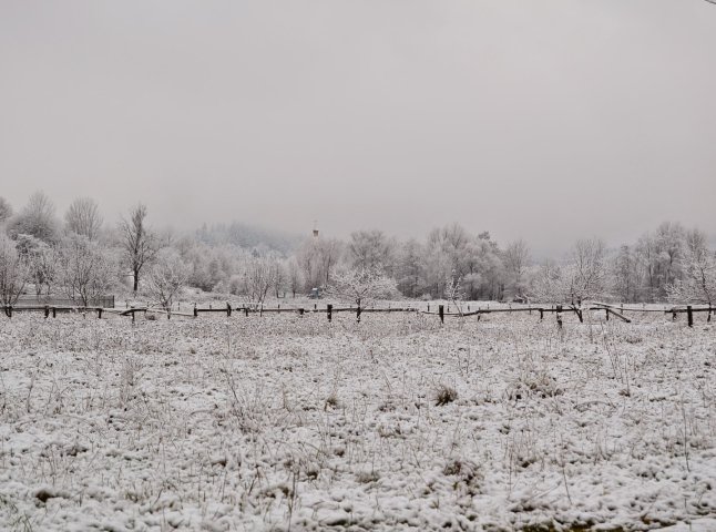 Гірські райони Мукачівщини присипало снігом