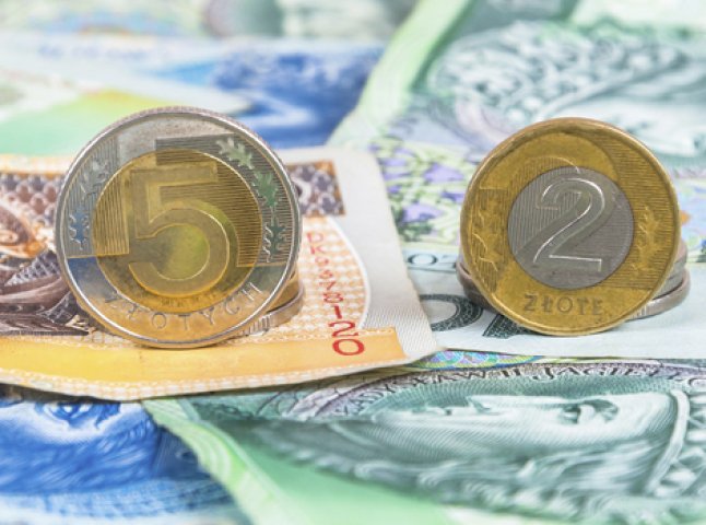 Міністр розповів, коли зарплата в Україні буде такою як в Польщі