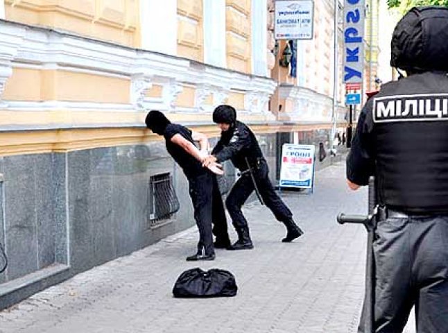 Ужгородські міліціонери знайшли раніше судимого чоловіка, який перебував у розшуку