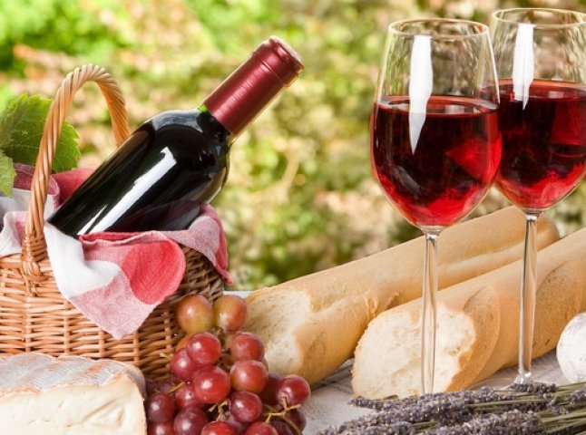 Через фінансову нестабільність у Берегові відмінили фестиваль вина
