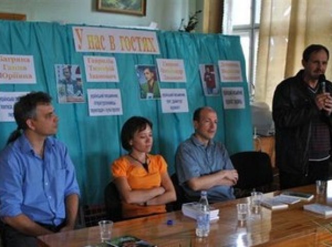 Відомі письменники зустрілися в Мукачеві (ФОТО)