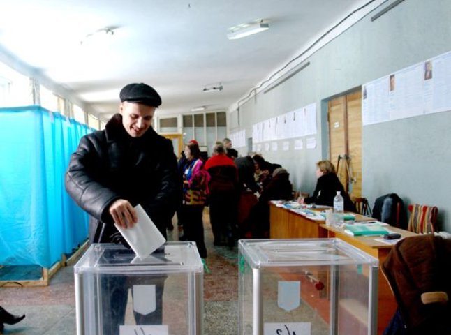 У Мукачеві проголосувало 11,5% виборців