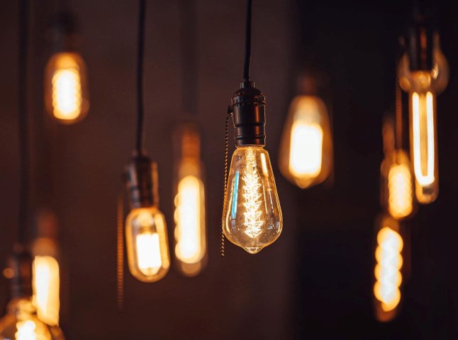 Коли на Закарпатті не буде світла 2 грудня: графік відключень на вівторок