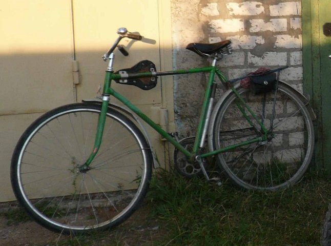 Житель Тячівщини залишився без велосипеда, бензопили та телефона після візиту "знайомого"