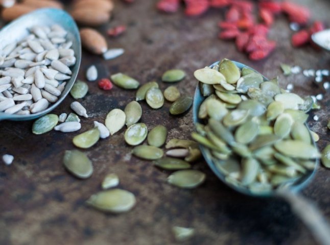 Яке насіння корисніше — гарбузове чи соняшникове Яке насіння корисніше — гарбузове чи соняшникове