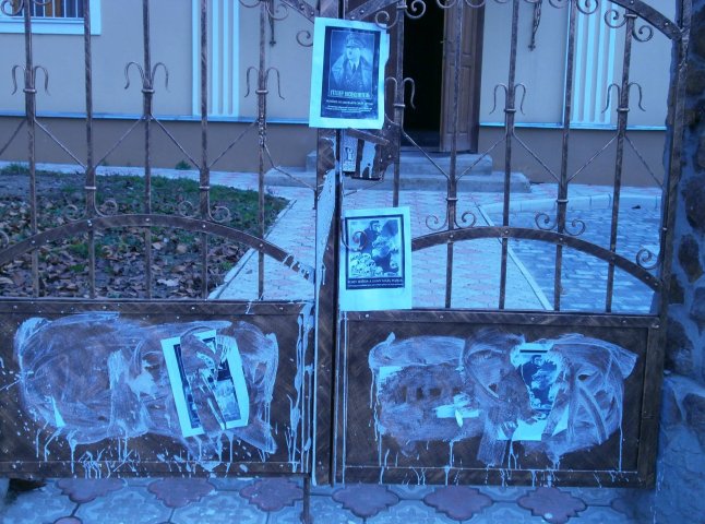 У Хусті вандали-антисеміти сплюндрували синагогу (ФОТО)