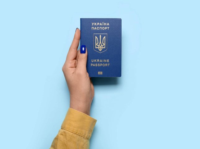 Рішення ухвалили 2 дні тому: виїзд українців за кордон зміниться з осені 2025 року Рішення ухвалили 2 дні тому: виїзд українців за кордон зміниться з осені 2025 року