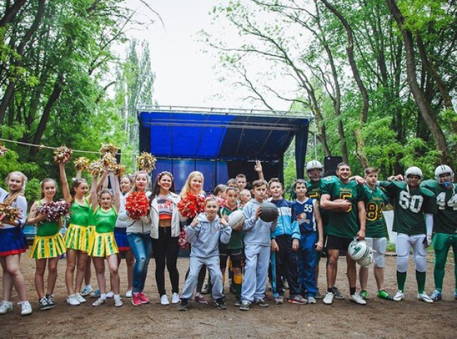 Ужгородці та гості міста відпочивають на новому для обласного центру фестивалі "МАЙся Фест" (ФОТО)