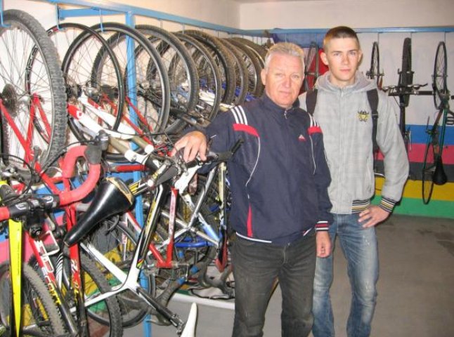 Тренер велоспорту з Донецька тепер займається улюбленою справою в Ужгороді