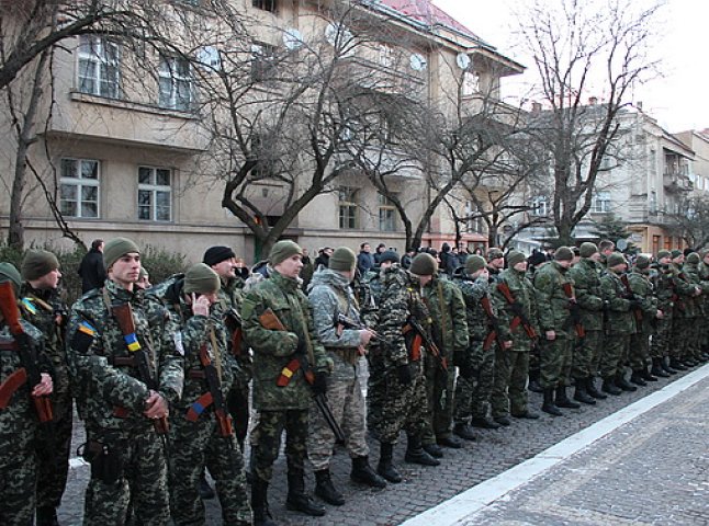 Сьогодні чергову групу закарпатських правоохоронців проводжали на Донбас (ФОТО)