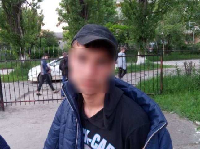В Ужгороді затримали двох осіб, які пограбували студента