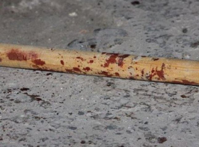 На Іршавщині юний колядник дерев’яною палицею побив водія автомобіля
