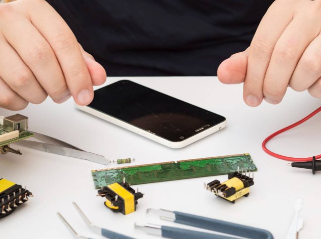 GSM комплект – надійні комплектуючі для відновлення мобільних пристроїв