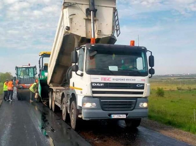 На Закарпатті почали ремонтувати відразу кілька доріг