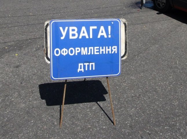 Біля транспортного моста в Ужгороді іномарка врізалась в джип