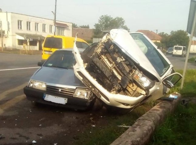 Аварія у Ракошині: лікарі розповіли про стан постраждалого водія