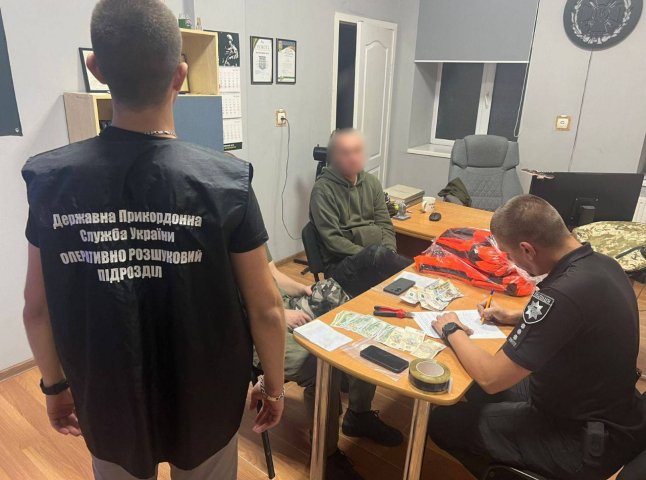 Затримано закарпатця, який допомагав чоловікам тікати за кордон