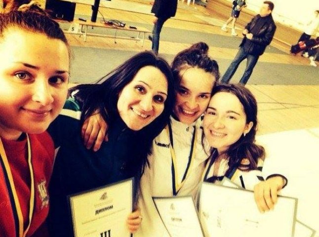 Закарпатські рапіристки здобули бронзові нагороди чемпіонату України з фехтування