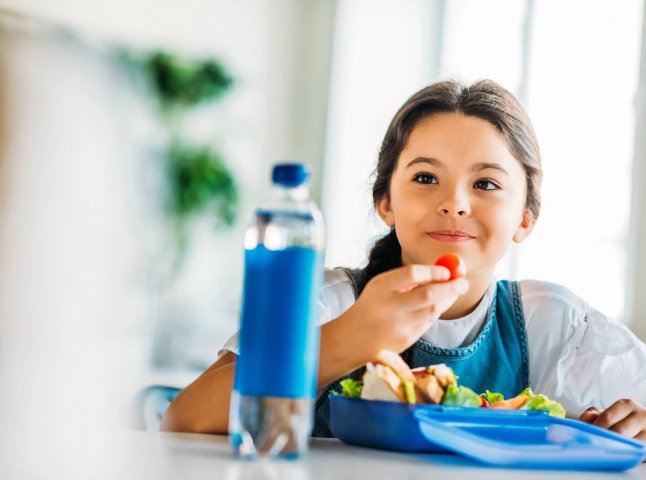 У школах Закарпаття з нового навчального року проведуть реформу харчування