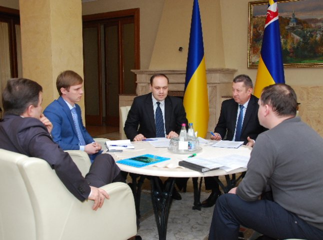 Голова Закарпатської ОДА провів робочу зустріч з керівниками дорожнього господарства області