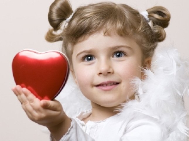 Акція "Серце до серця" закликає допомогти хворим дітям